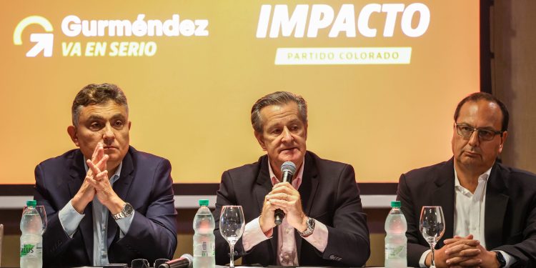 Gurméndez presentó su equipo económico y anunció propuesta para reducir impuestos de IRPF y IASS