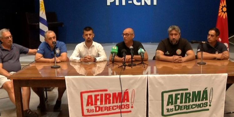 Trabajadores del mar denuncian a empresarios del sector: “usan el hambre de nuestras familias”