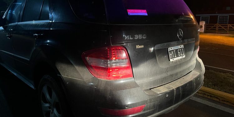 Incautan otro automóvil con chapa argentina y deuda de multas millonaria