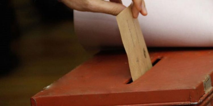 Encuesta de Cifra revela preferencias electorales en Uruguay: Frente Amplio lidera con el 47% de apoyo