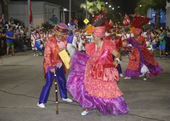 Esta noche se realiza en Desfile de Carnaval en Maldonado y se advierte sobre el retiro de vehículos