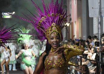 «Samba en Punta»: agrupaciones desplegarán alegría y color en la Avenida Gorlero  