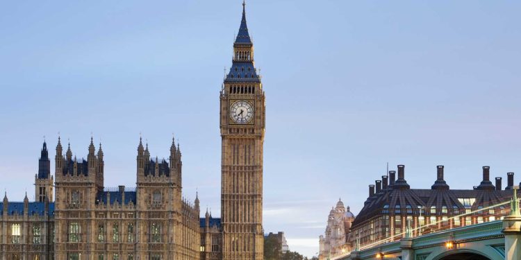 Working holiday, el acuerdo entre Uruguay y Reino Unido para que los jóvenes experimenten otra cultura