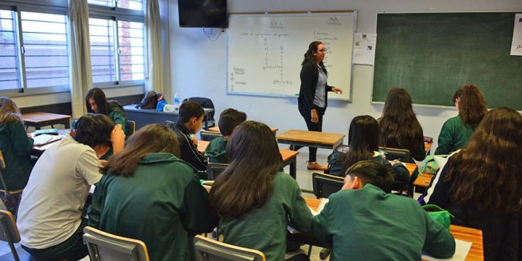 Secundaria prevé comienzo de clases con 98% de horas docentes asignadas