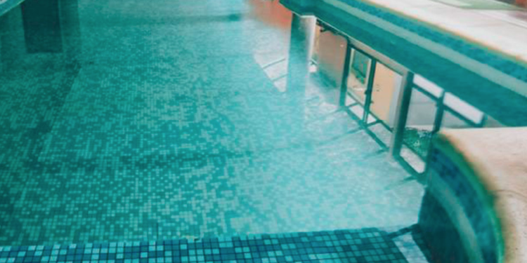 Joven se encuentra en estado crítico tras ser rescatada semiahogada en la piscina de un hotel de Punta del Este