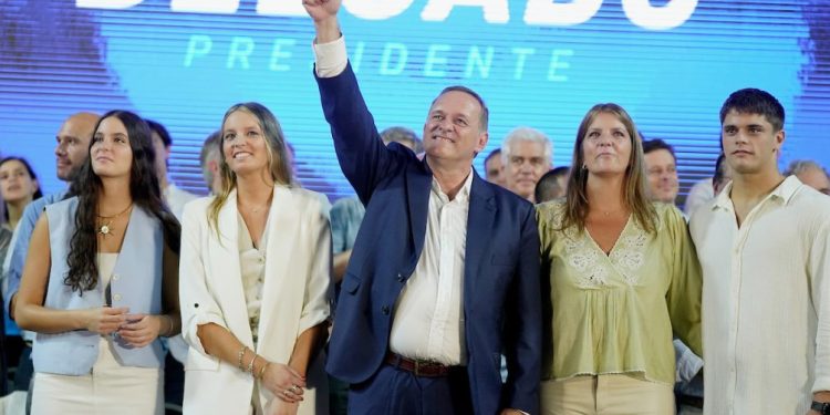 El nacionalista Álvaro Delgado lanzó su campaña