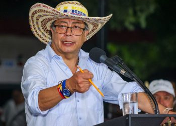 Crisis diplomática: Petro pidió la expulsión del embajador argentino y retiró al de Colombia