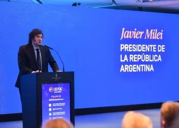 Milei dijo que la inflación ya está en un dígito y que se darán de baja 70 mil contratos de empleados públicos