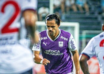 En un partidazo, Defensor Sporting y Nacional empataron 3 a 3