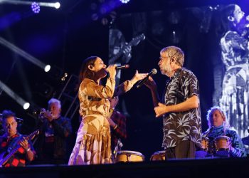 Julieta Venegas y Los Auténticos Decadentes hicieron vibrar a más de 35 mil personas