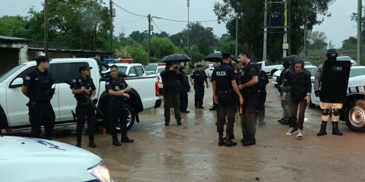 Un hombre fue asesinado tras nuevo enfrentamiento entre bandas en el asentamiento Kennedy
