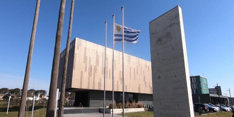 Banda traía droga desde México y la vendía por redes sociales