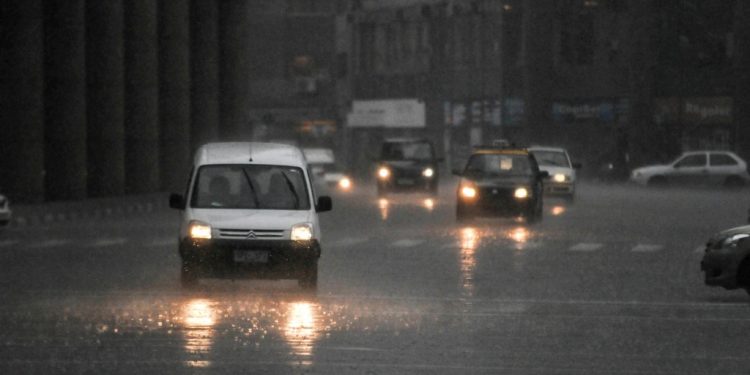 El clima permanecerá con inestabilidad y se extenderá hasta el miércoles 20, advierte Inumet