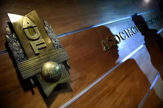 Autoridades proponen sanciones para frenar violencia en el fútbol