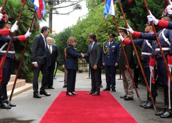 Uruguay y Grecia suscribieron acuerdos sobre asuntos marítimos y esperan más apertura comercial