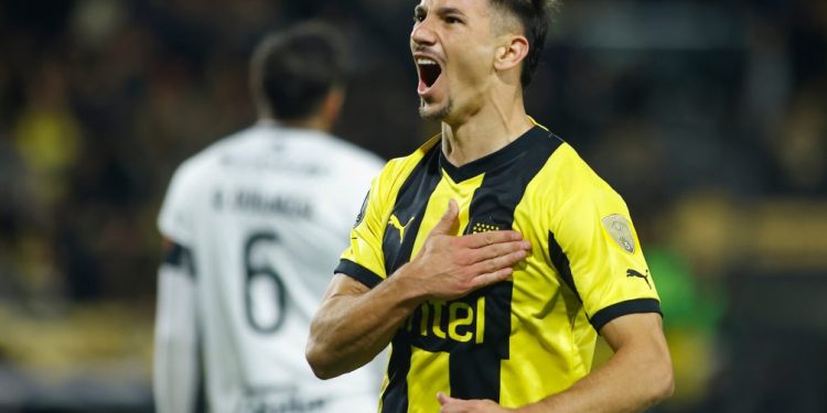 Peñarol goleó 5 a 0 a Caracas por Copa Libertadores