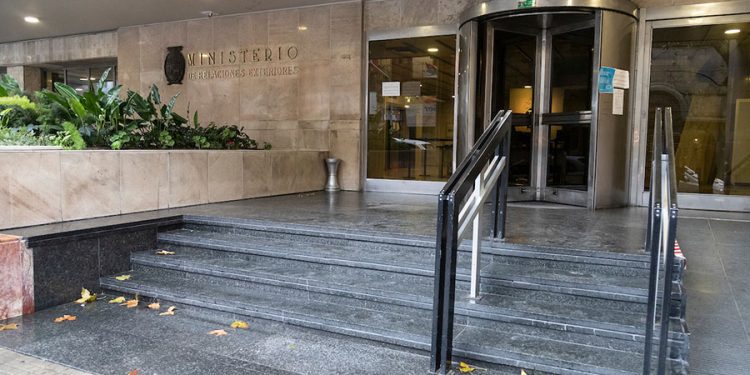 Uruguay pide respeto del derecho internacional tras crisis entre Ecuador y México