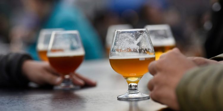 Preocupación tras anuncio de cierre de planta de la cerveza Patricia
