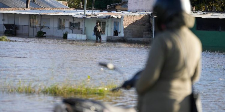 Número de desplazados por inundaciones se redujo a menos de 1000