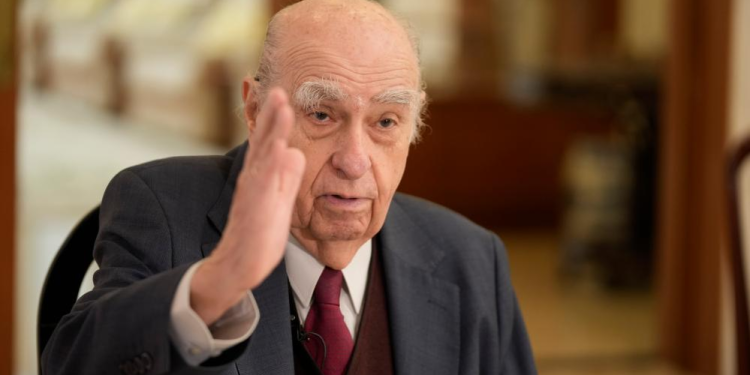 Relación chino-uruguaya es «excelente», destaca el expresidente Julio María Sanguinetti