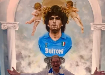 Víctor Hugo Morales fue homenajeado en Nápoles, tierra de Maradona