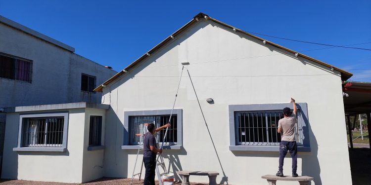 Municipio de Maldonado realiza numerosas obras de mantenimiento y mejoras en los centros comunales barriales