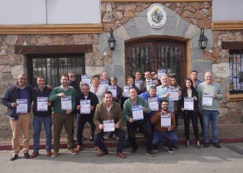 Echeverría presentó en la Corte Electoral las 21 listas que lo respaldan y avanza con más de 88 encuentros en el tramo final de la campaña