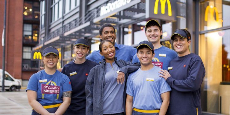 Jóvenes del Sodre accederán a primera experiencia laboral en McDonald’s