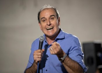 Oscar De los Santos con indicios cada vez más claros que será precandidato