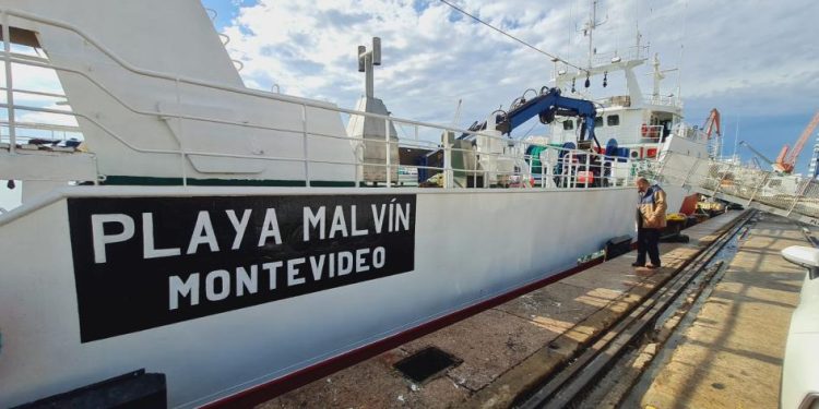 Flota Uruguaya adquiere nuevo buque pesquero