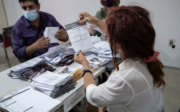 La taba está en el aire: cerraron las urnas y votó el 36.3%, la más baja participación en internas, Maldonado 41.4%