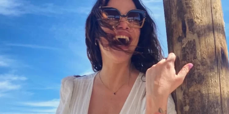 Sin ser psiquiatra ni psicóloga Connie Ansaldi lanza app de salud mental y la cruzan en redes
