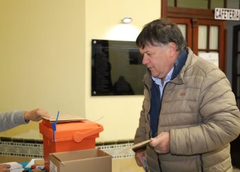 Votó Miguel Plada y dijo que la jornada es una fiesta de la democracia