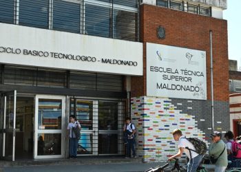 Un hombre ingresó a UTU Maldonado y atacó a un adolescente con una tijera