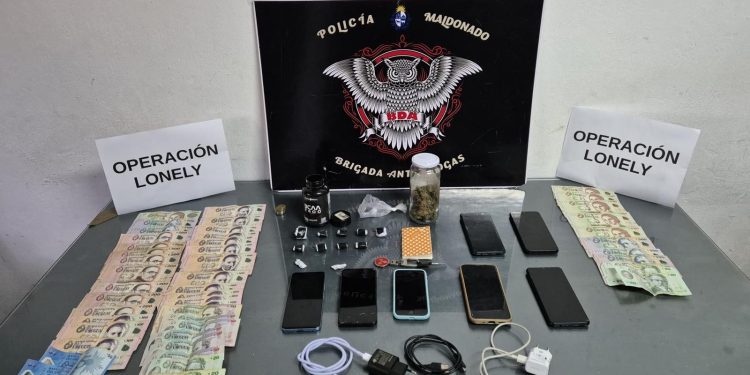 Policía de Maldonado desarticuló una boca de drogas que funcionaba en Pan de Azúcar