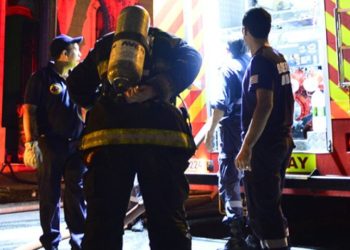 Incendio en una vivienda de Barrio Kennedy: quemaban basura y se les salió de control