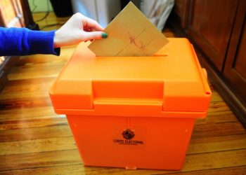 Según la última encuesta de Factum, si las elecciones fueran hoy, la suma de la coalición vencería al FA