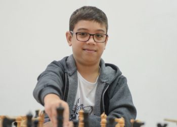 Faustino Oro, el niño prodigio argentino, logró un nuevo hito en el ajedrez esta vez en Uruguay