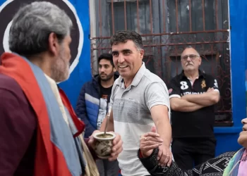 Votó Andrés Lima en Salto y viaja a Montevideo para el selle de la fórmula presidencial frenteamplista