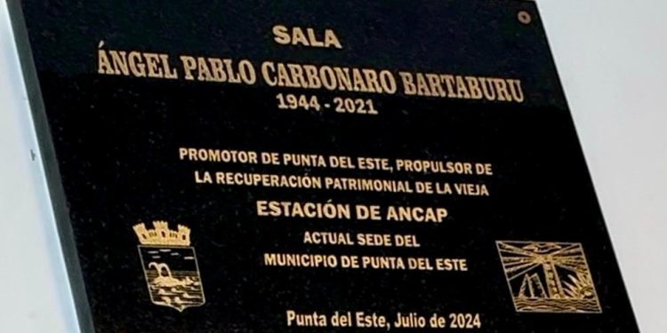 Homenajearon a Ángel Pablo Carbonaro en el Municipio de Punta del Este