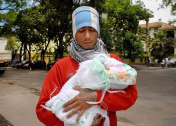 Parlamento aprobó extensión de licencia por paternidad