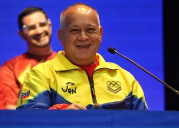 Venezuela: Chavismo festeja triunfo en las calles, pero no hay resultados y crece la tensión