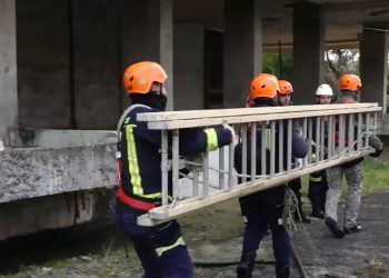 Bomberos se capacitaron para la atención de siniestros en alturas