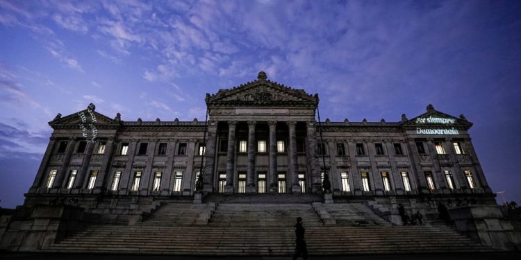 Proyecto sobre trabajo sexual se vota el jueves en Comisión de Diputados