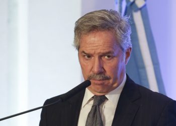 Excanciller argentino identificó a un uruguayo como troll de Milei y Villarruel