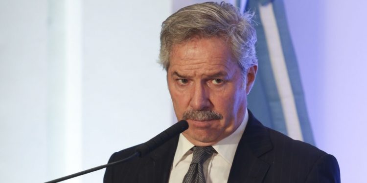 Excanciller argentino identificó a un uruguayo como troll de Milei y Villarruel