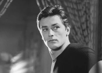 El cine llora uno de sus íconos; Murió Alain Delon, el hombre que arrancaba aplausos y suspiros