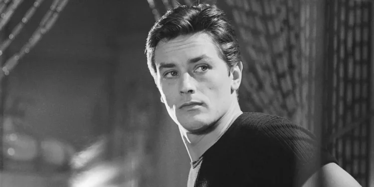 El cine llora uno de sus íconos; Murió Alain Delon, el hombre que arrancaba aplausos y suspiros