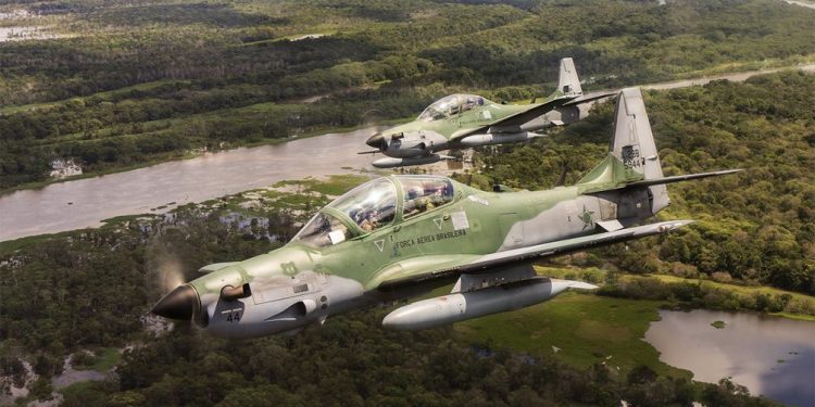 Empresa brasileña confirmó venta de seis aviones Super Tucano a Uruguay
