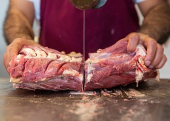 Obreros de la industria de la carne paran 48 horas miércoles y jueves